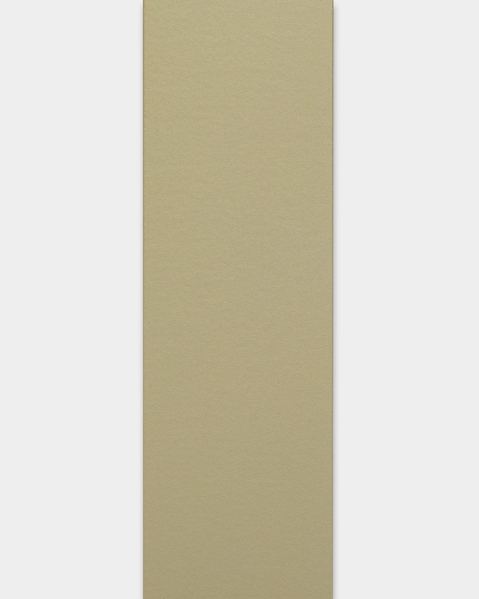 WoodUpp Akupanel Panel akustyczny w wykończeniu Lamella/Moss, wysokość 240 cm, z listwą krawędziową, prezentowany pionowo na białym tle.